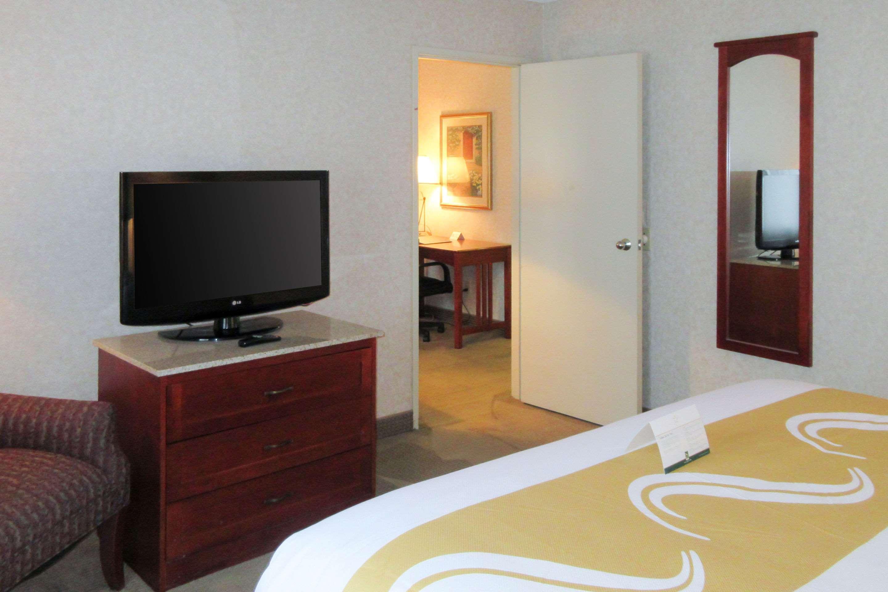 Quality Inn & Suites Downtown - University Area Альбукерке Экстерьер фото